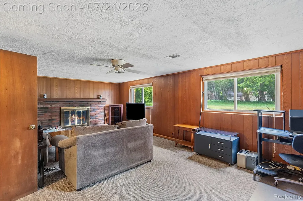 5108 Shelbyshire Drive Shelby Charter Township MI 48316