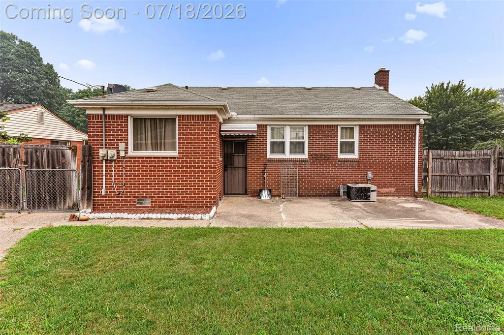 31535 Rush Street Garden City City MI 48135