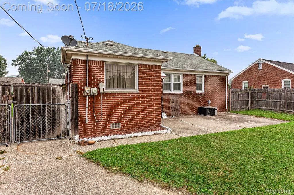 31535 Rush Street Garden City City MI 48135