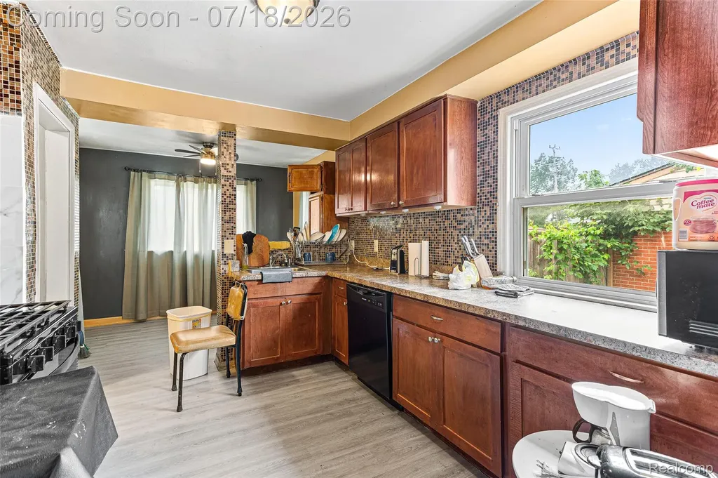 31535 Rush Street Garden City City MI 48135