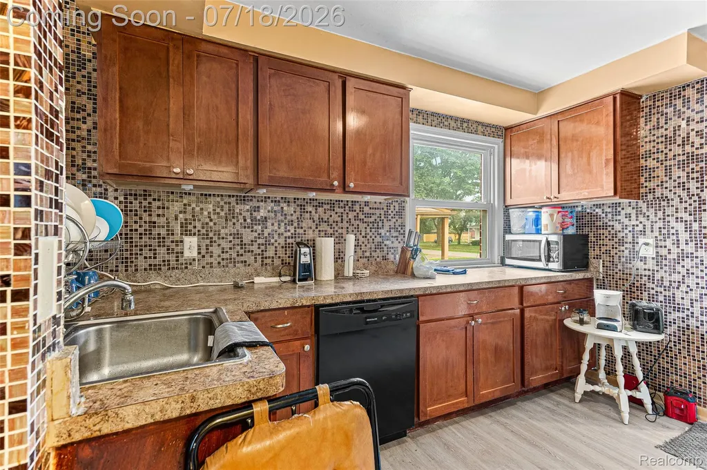 31535 Rush Street Garden City City MI 48135