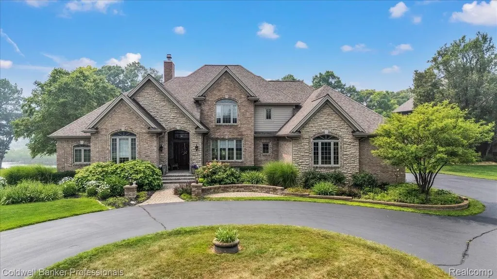 718 Shrewsbury Drive Orion Charter Township MI 48348