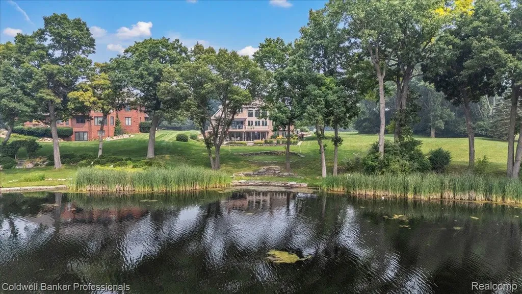 718 Shrewsbury Drive Orion Charter Township MI 48348