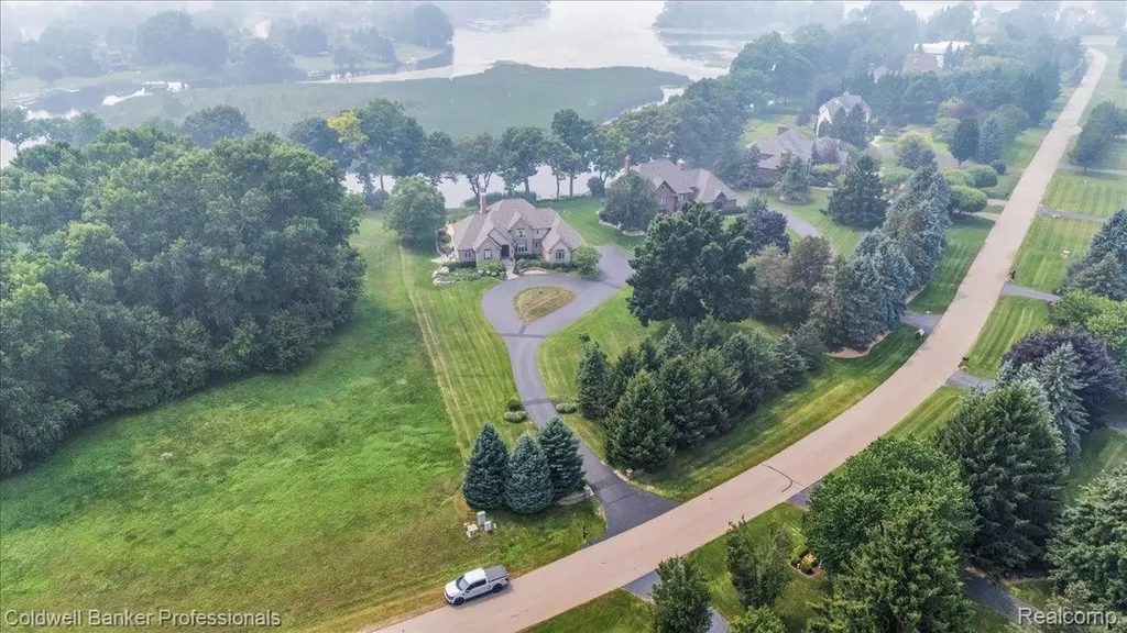 718 Shrewsbury Drive Orion Charter Township MI 48348
