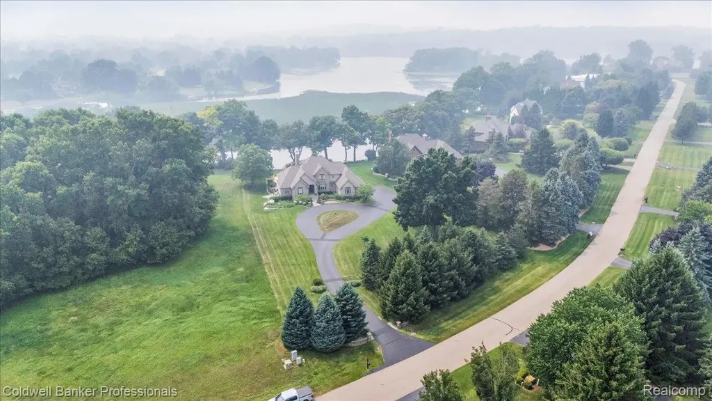 718 Shrewsbury Drive Orion Charter Township MI 48348