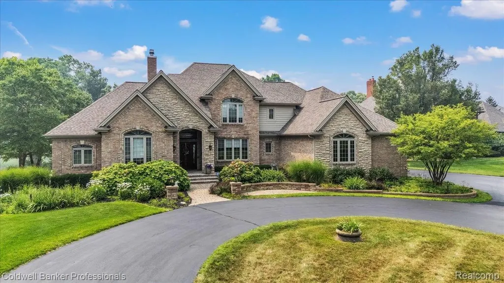 718 Shrewsbury Drive Orion Charter Township MI 48348