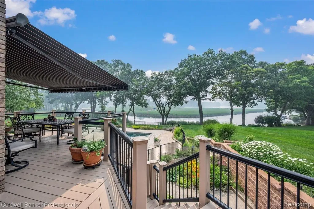 718 Shrewsbury Drive Orion Charter Township MI 48348