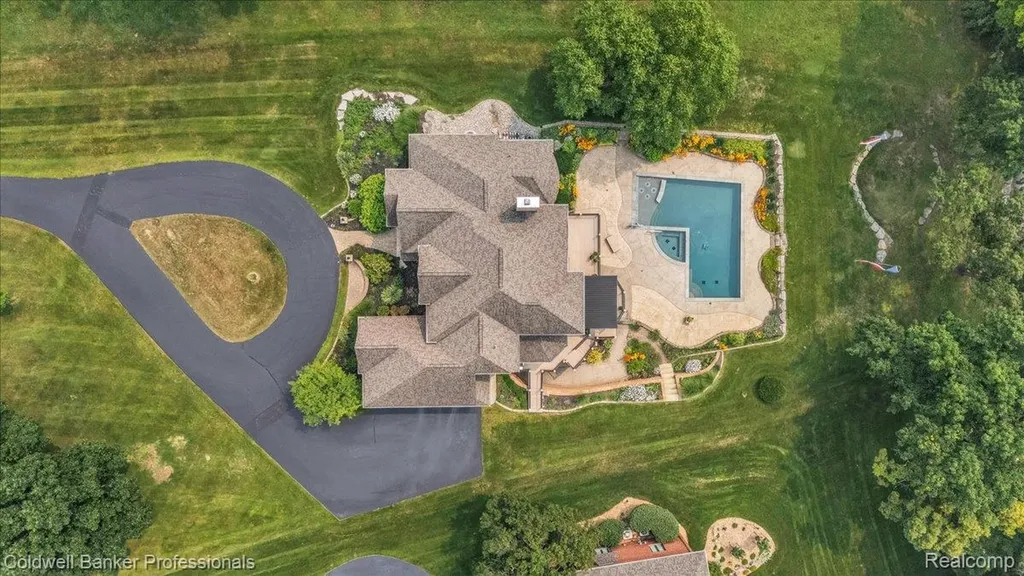 718 Shrewsbury Drive Orion Charter Township MI 48348