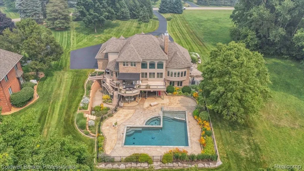 718 Shrewsbury Drive Orion Charter Township MI 48348