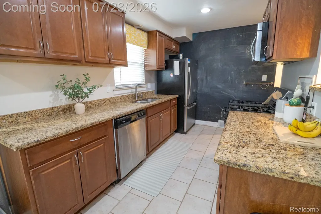 34011 Majestic Street Westland City MI 48185