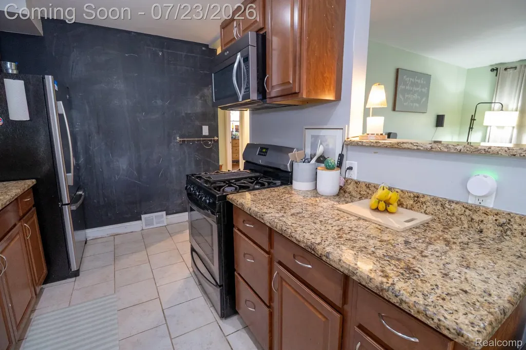 34011 Majestic Street Westland City MI 48185