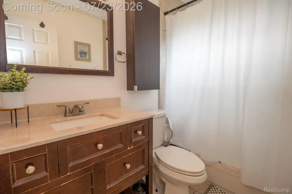 34011 Majestic Street Westland City MI 48185
