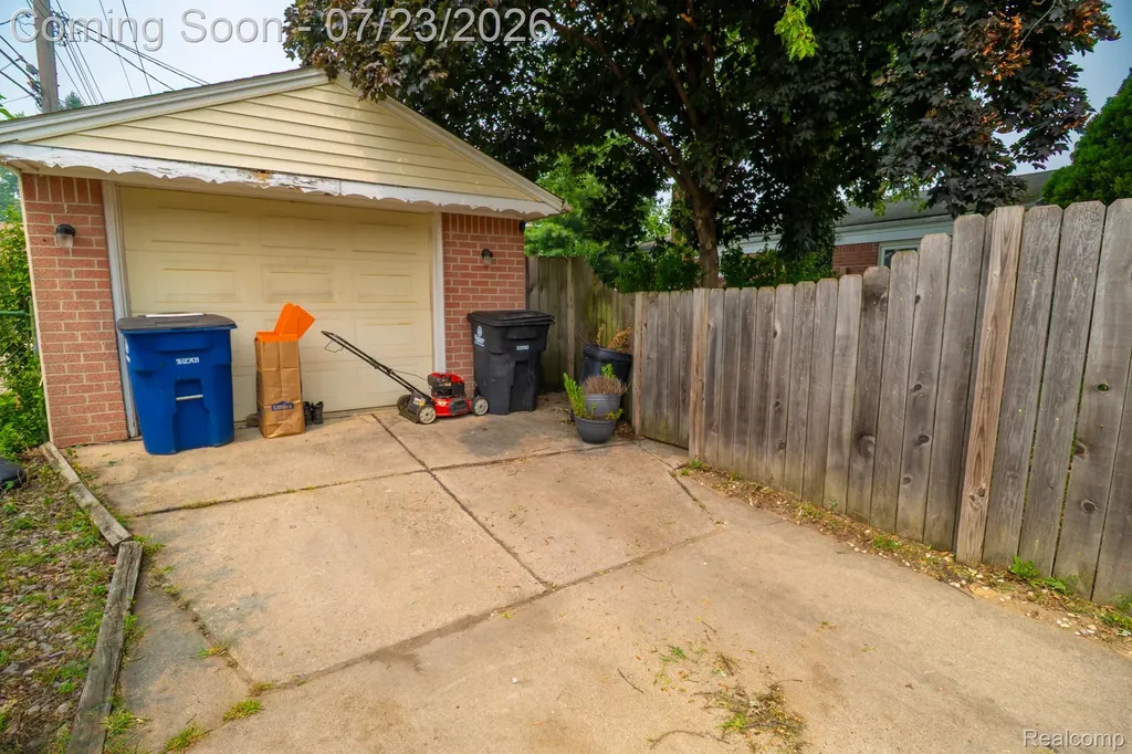 34011 Majestic Street Westland City MI 48185