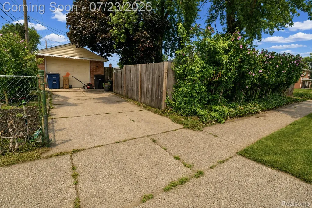 34011 Majestic Street Westland City MI 48185