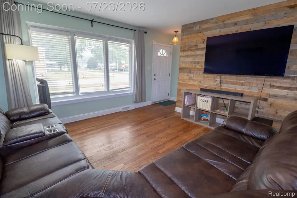 34011 Majestic Street Westland City MI 48185