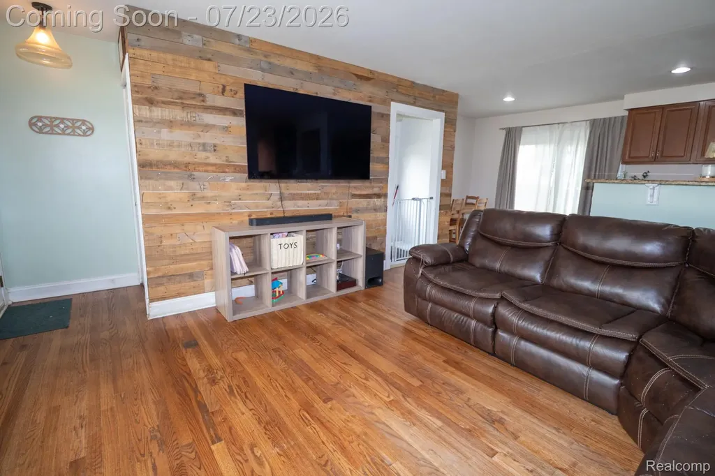 34011 Majestic Street Westland City MI 48185