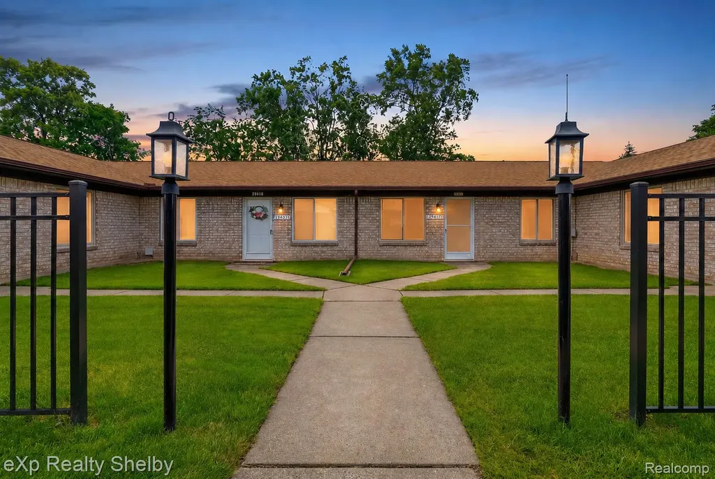 29417 Park Place Drive Warren City MI 48093