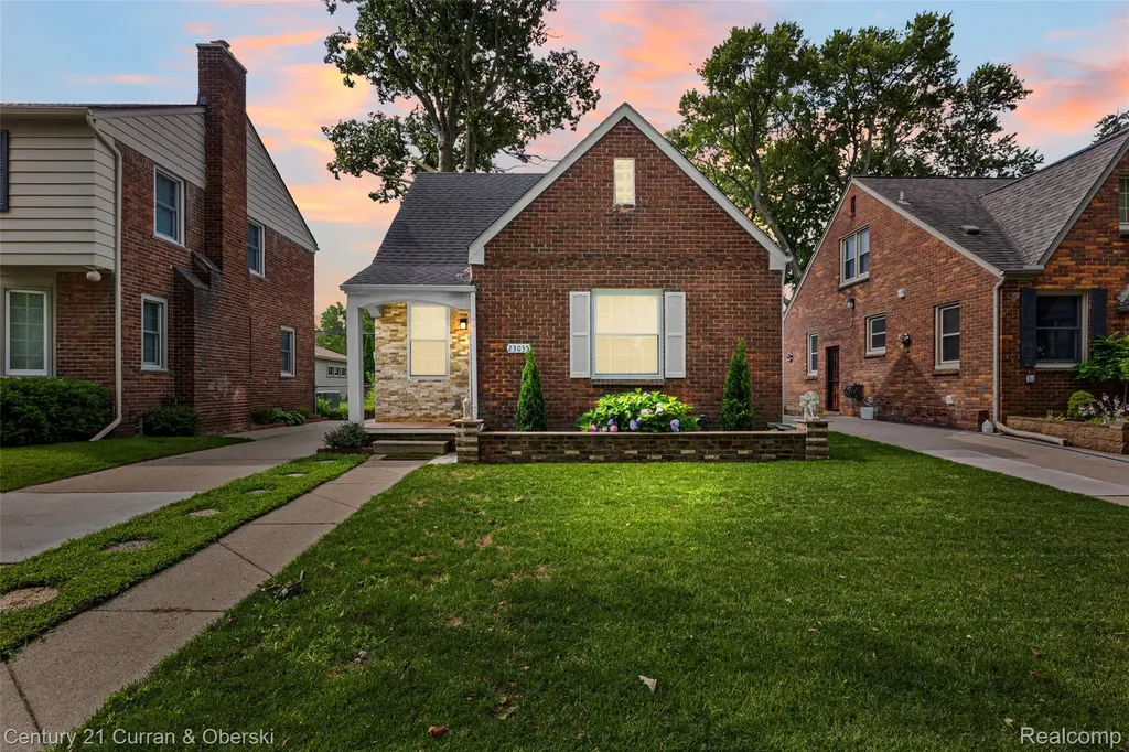 23035 Marlboro Street Dearborn City MI 48128