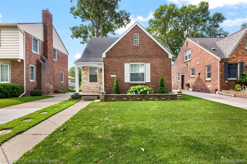 23035 Marlboro Street Dearborn City MI 48128