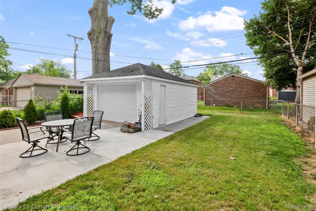 23035 Marlboro Street Dearborn City MI 48128
