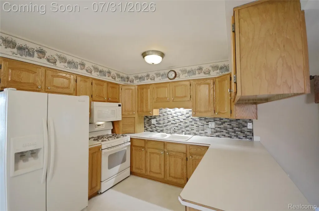 33509 Stonewood Drive Sterling Heights City MI 48312