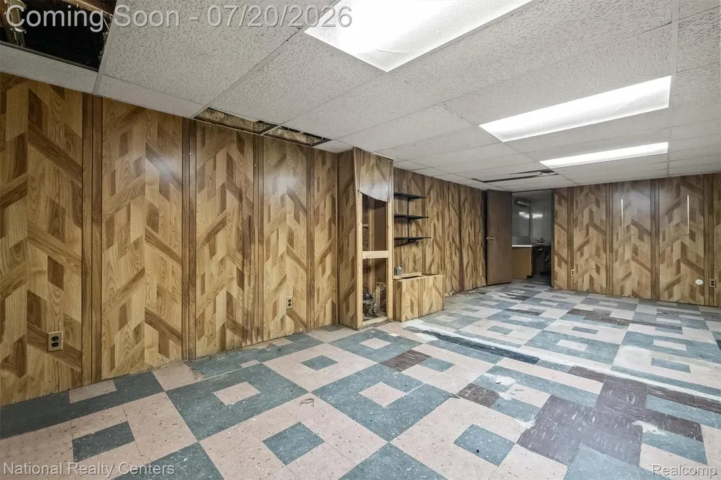 19801 Alger Street St. Clair Shores City MI 48080