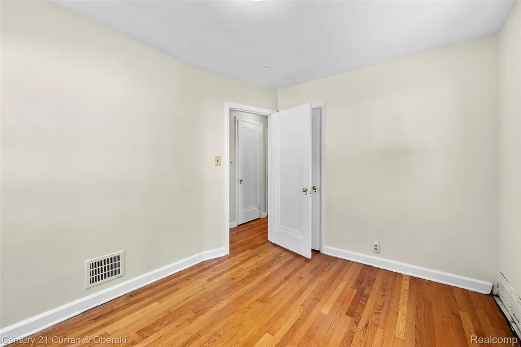 7910 Orchard Avenue Dearborn City MI 48126