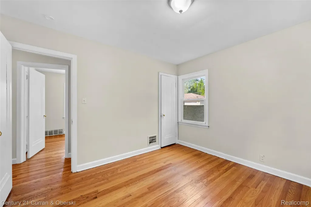 7910 Orchard Avenue Dearborn City MI 48126