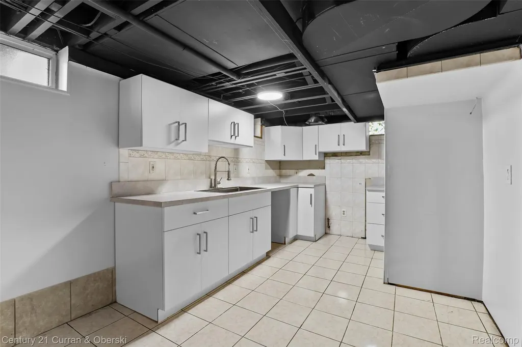 7910 Orchard Avenue Dearborn City MI 48126