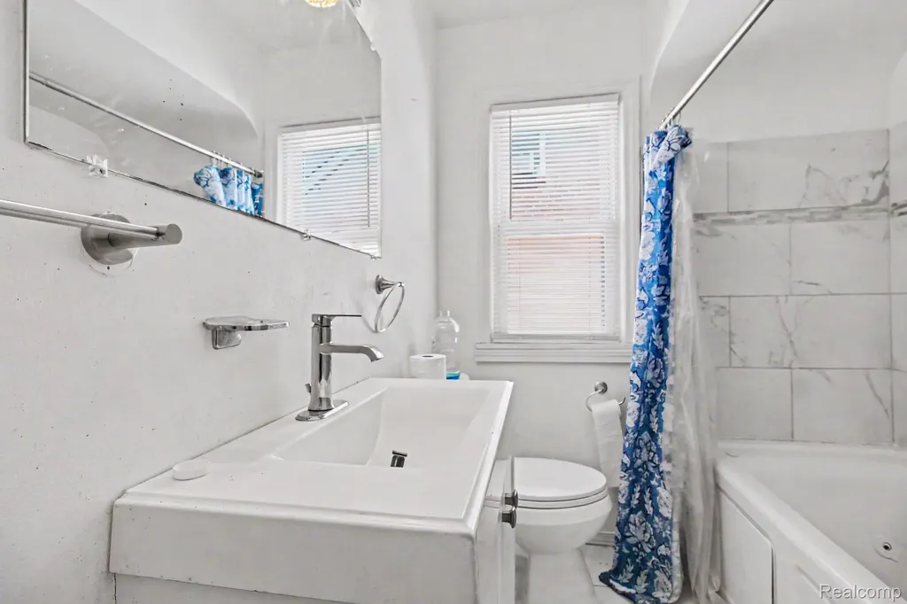 1548 Cleveland Avenue Lincoln Park City MI 48146
