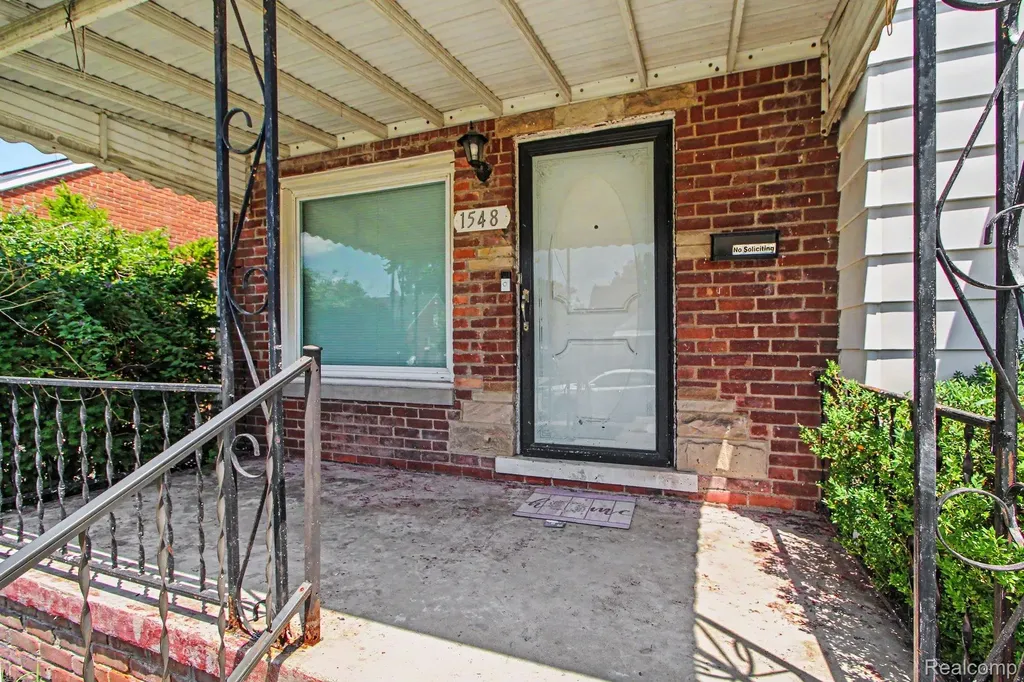 1548 Cleveland Avenue Lincoln Park City MI 48146