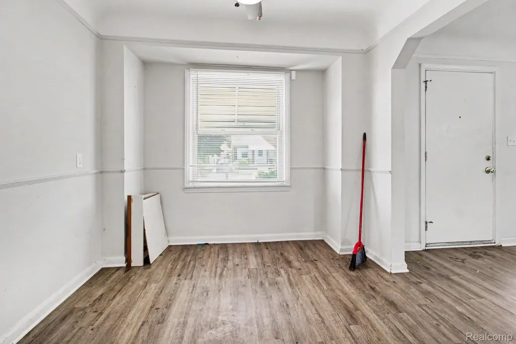 1548 Cleveland Avenue Lincoln Park City MI 48146