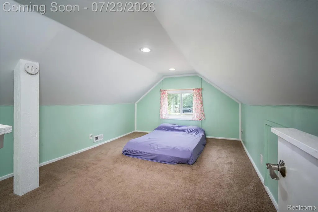 829 Francis Street Rochester Hills City MI 48307