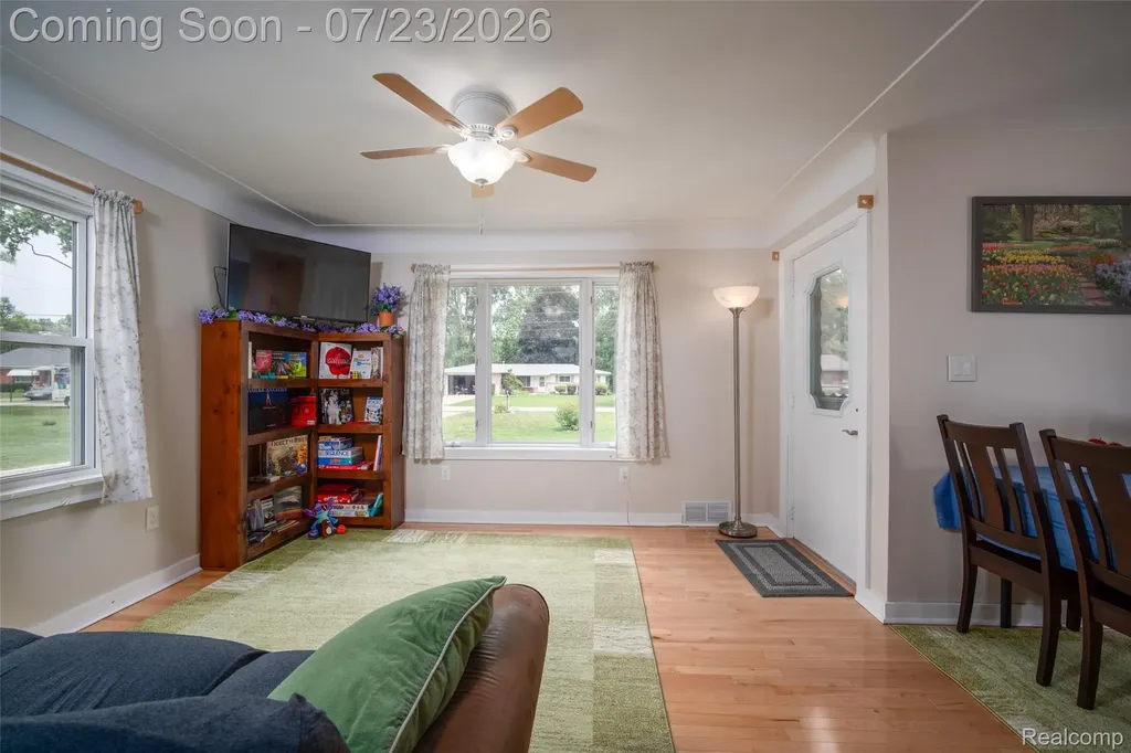 829 Francis Street Rochester Hills City MI 48307