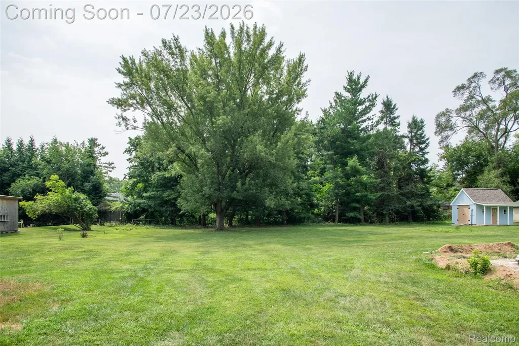 829 Francis Street Rochester Hills City MI 48307
