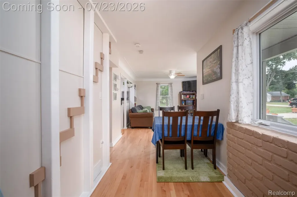 829 Francis Street Rochester Hills City MI 48307