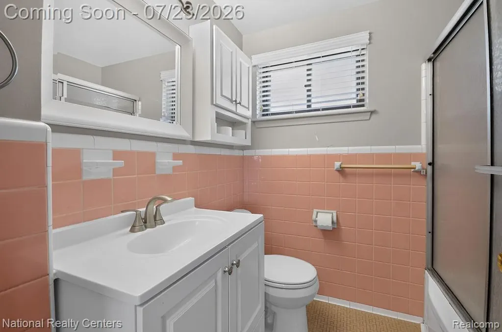 29226 Tessmer Court Madison Heights City MI 48071