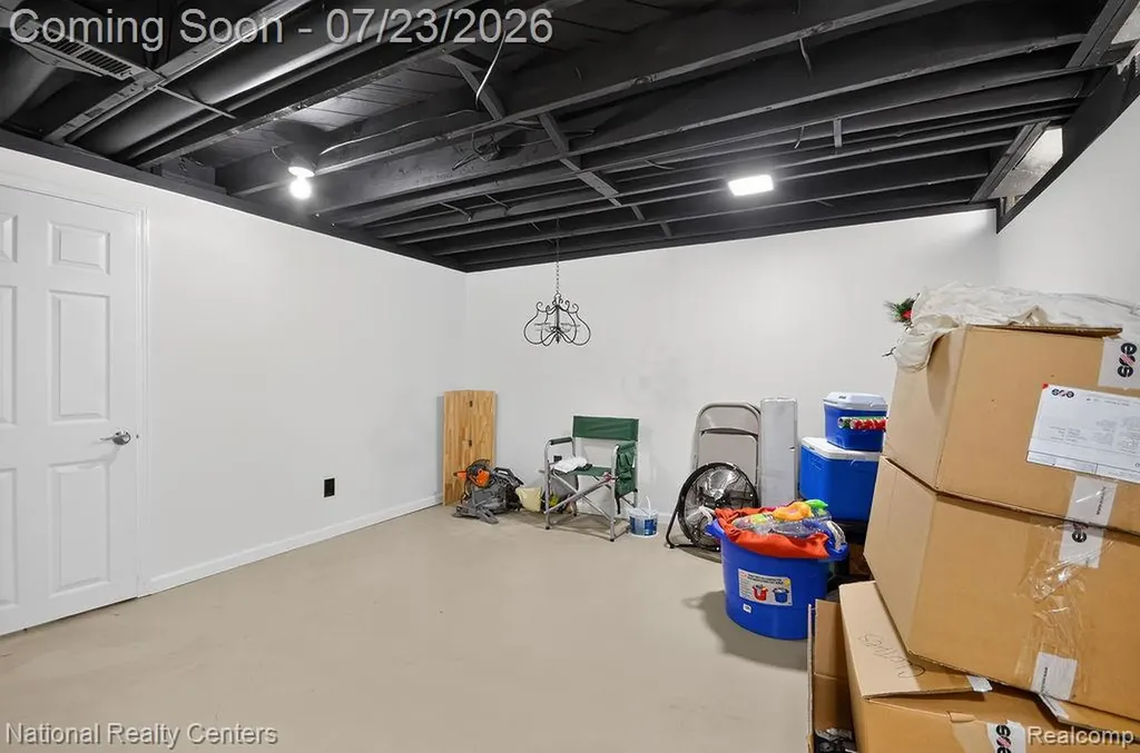 29226 Tessmer Court Madison Heights City MI 48071