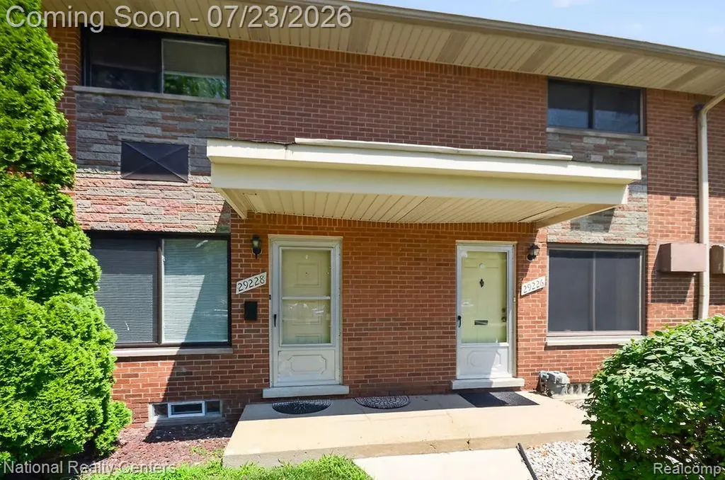 29226 Tessmer Court Madison Heights City MI 48071