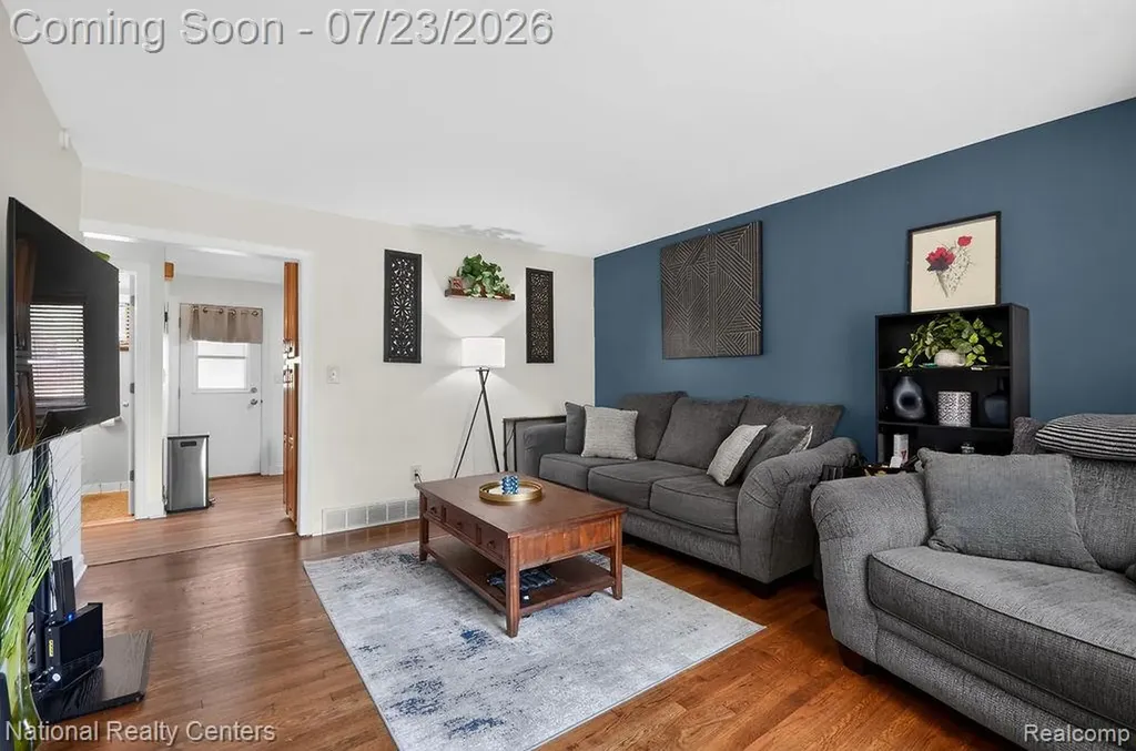 29226 Tessmer Court Madison Heights City MI 48071