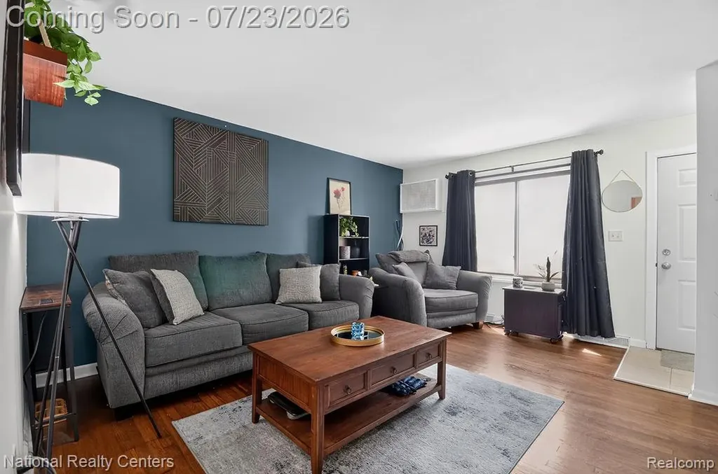 29226 Tessmer Court Madison Heights City MI 48071