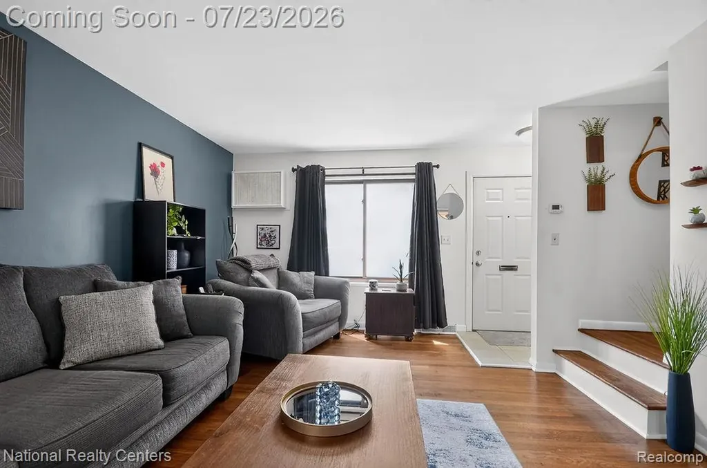 29226 Tessmer Court Madison Heights City MI 48071