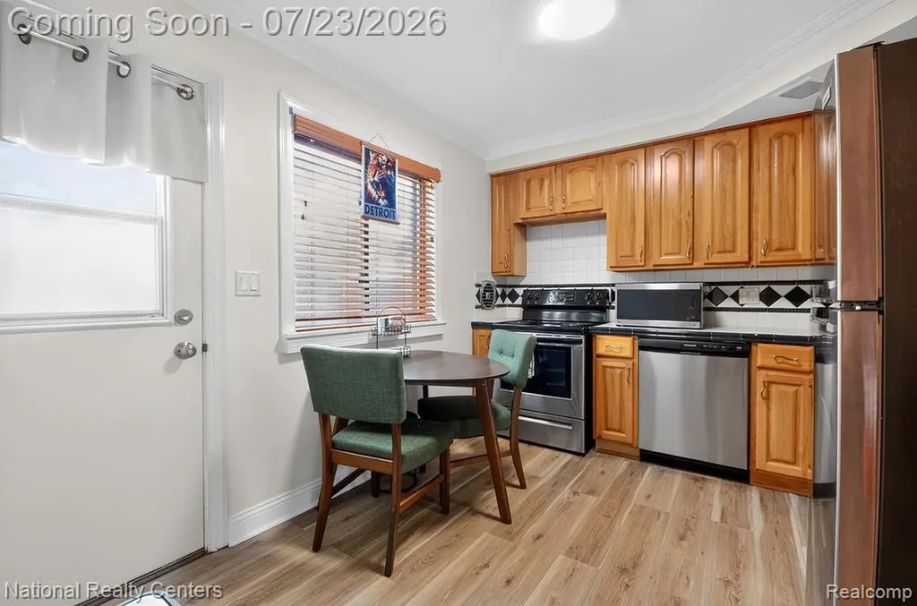 29226 Tessmer Court Madison Heights City MI 48071