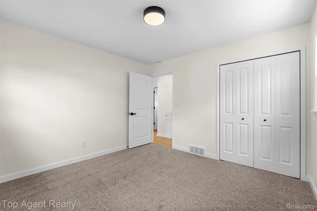 15110 Drake Street Southgate City MI 48195