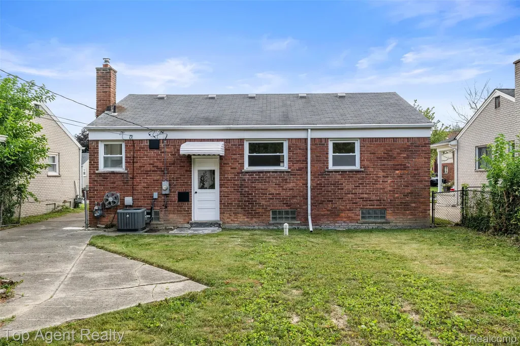 15110 Drake Street Southgate City MI 48195