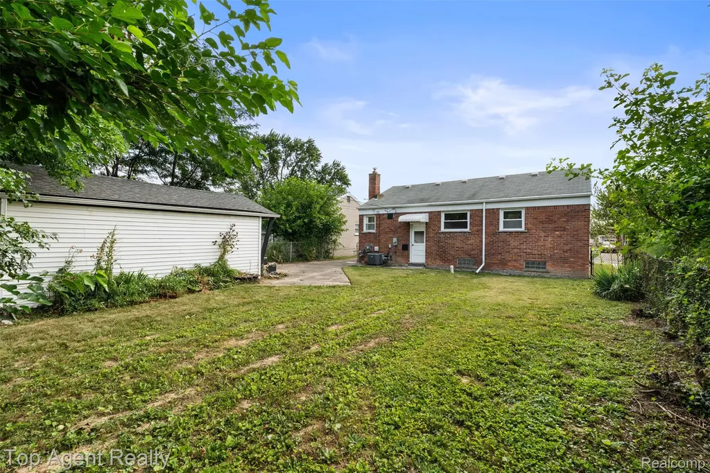 15110 Drake Street Southgate City MI 48195