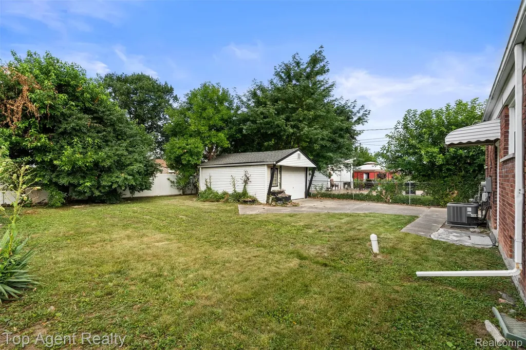 15110 Drake Street Southgate City MI 48195