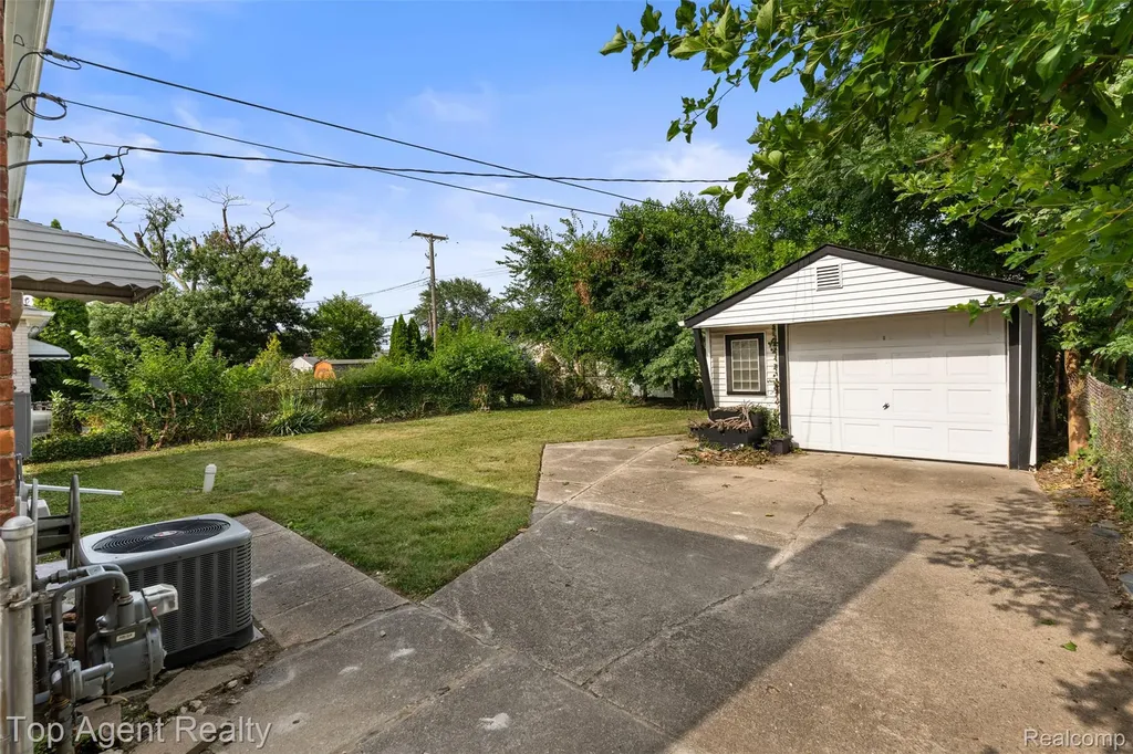 15110 Drake Street Southgate City MI 48195