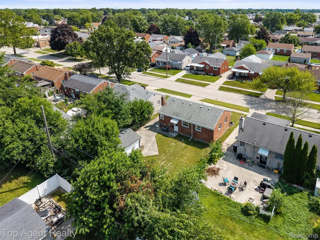 15110 Drake Street Southgate City MI 48195
