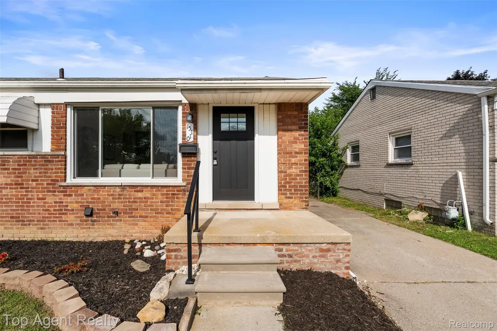 15110 Drake Street Southgate City MI 48195